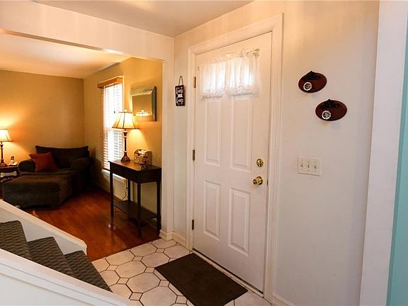 3rd image of 1740 Beechwood Dr