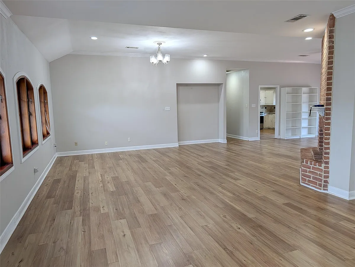 Building Photo - 6303 Lugary Dr