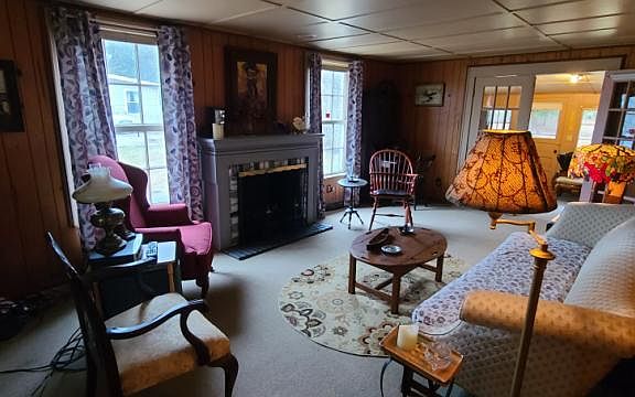 4th image of 5022 Lakeshore Rd