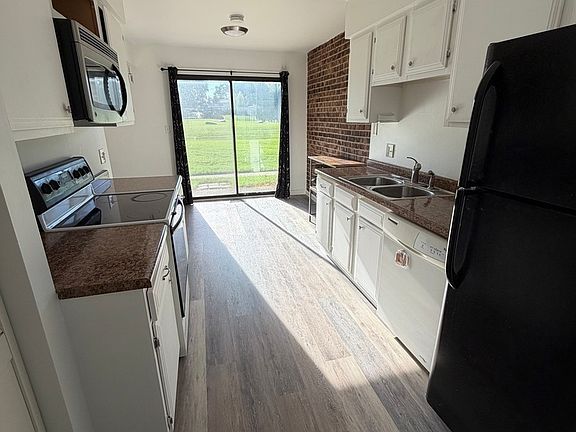 3rd image of 1803 Raintree Ct #0
