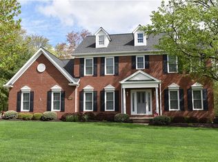 8660 Scenicview Dr, Broadview Heights, OH