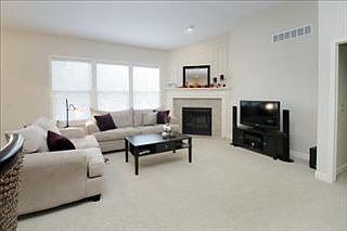 3rd image of 3035 Woodridge Cir NE
