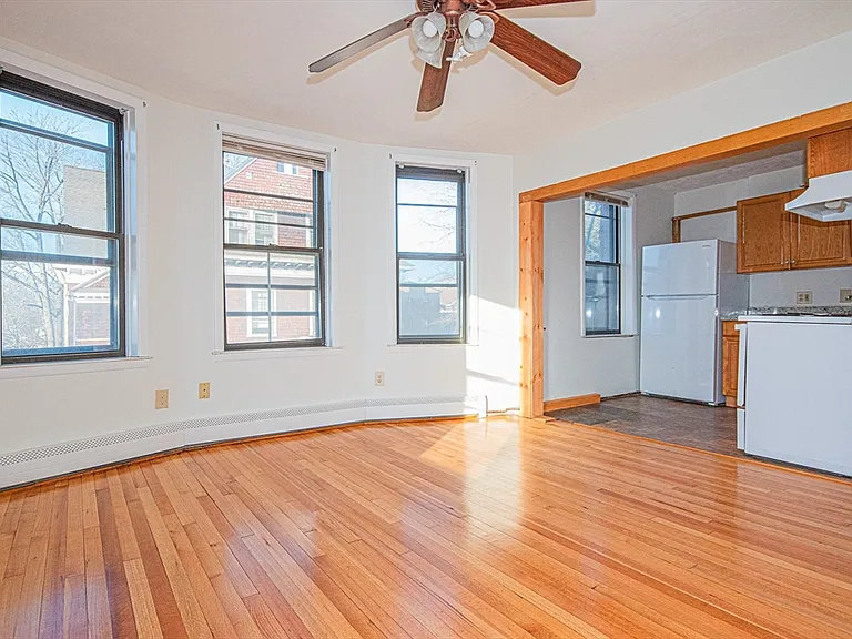 29 William St #22 — Photo 5