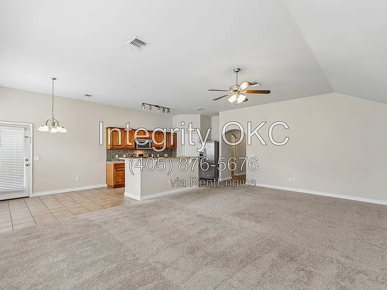 2800 NW 184th St — Photo 28