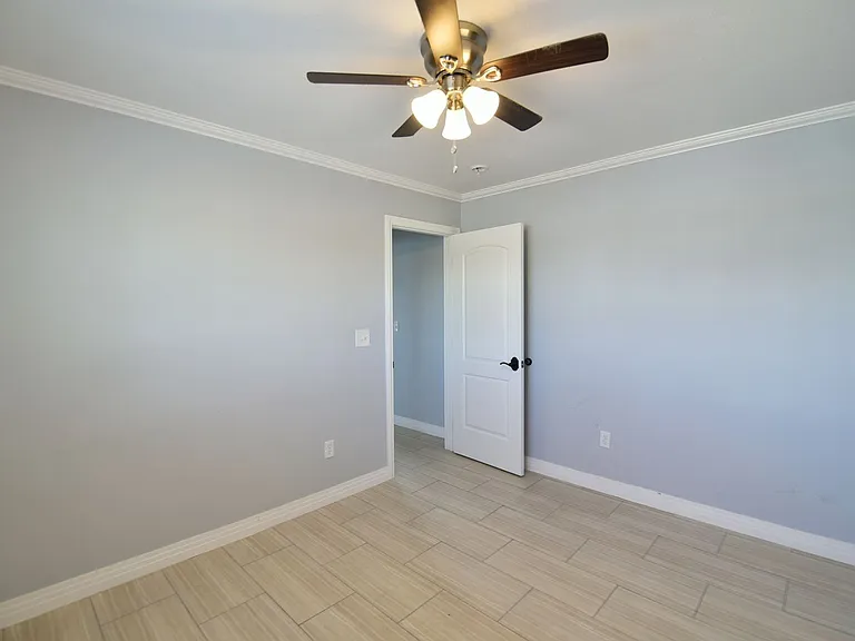 1003 E Clark Ave — Photo 10