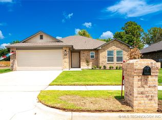 2520 W Main St, Collinsville, OK 74021