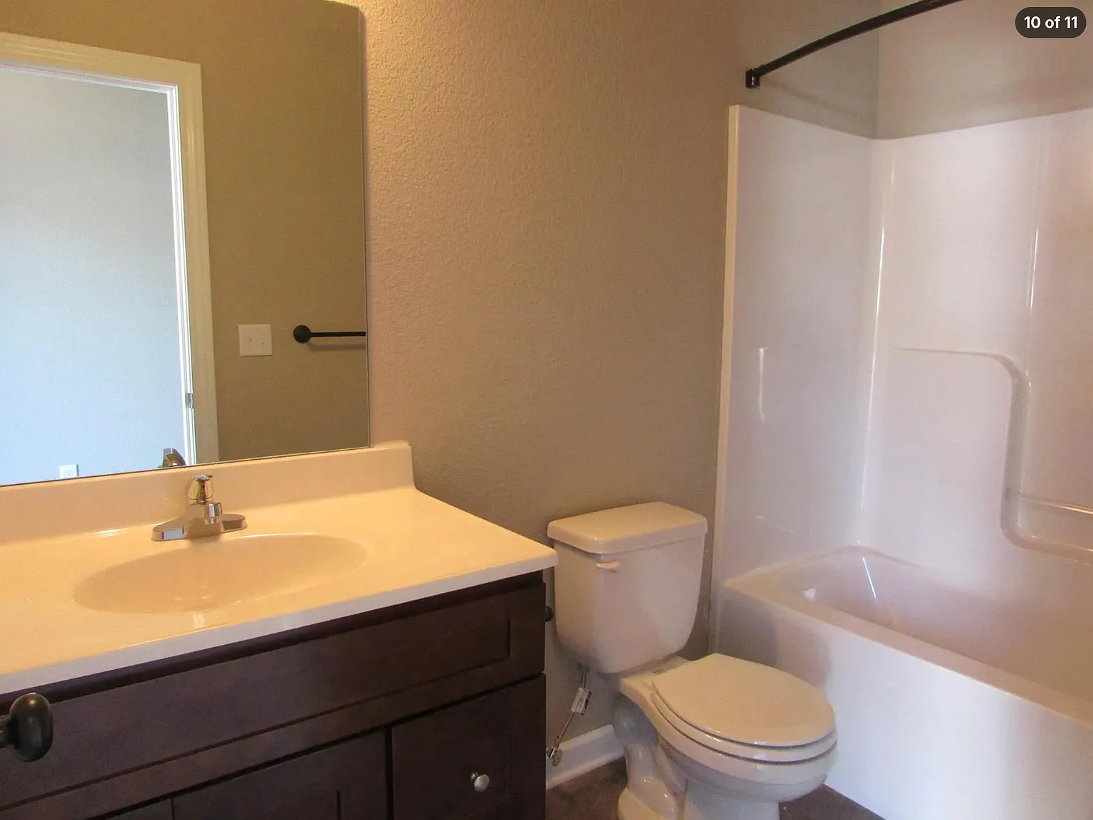 2 bed, 2.5 bath, 1550 sqft, $1,750 — Photo 2