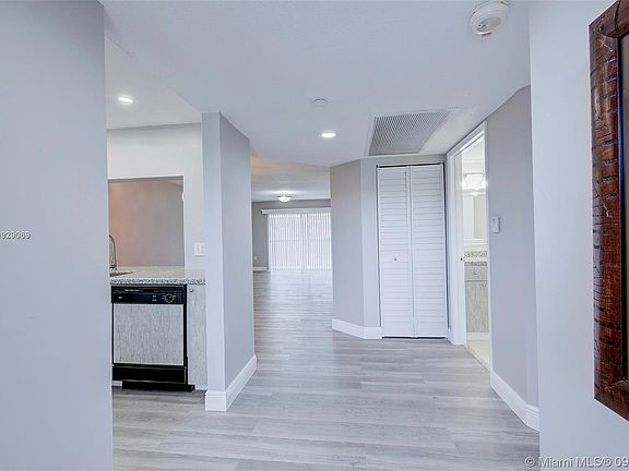 4th image of 12550 SW 15th St APT 313E