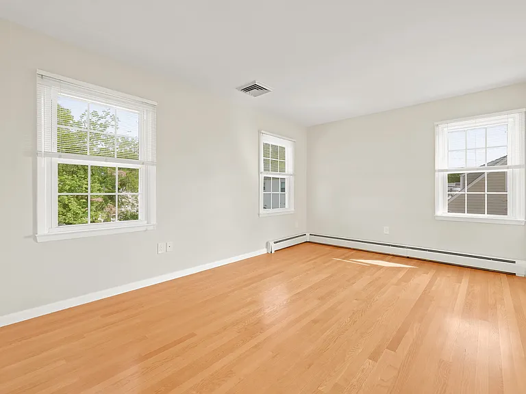 60 Oakland Ave — Photo 24