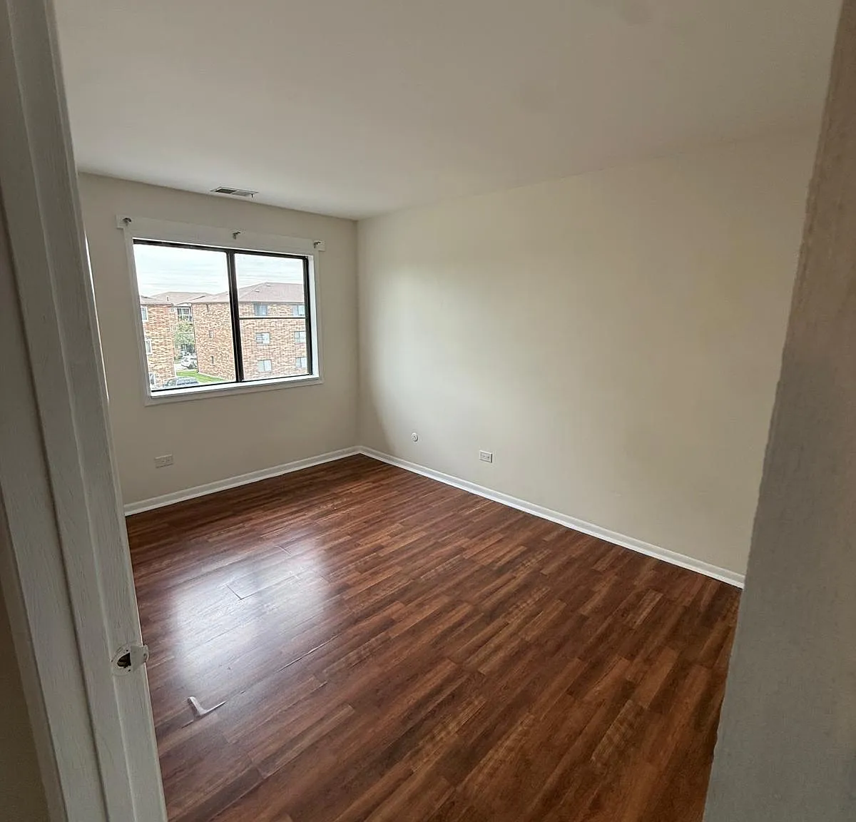 2 bed, 950 sqft, $1,900 — Photo 3