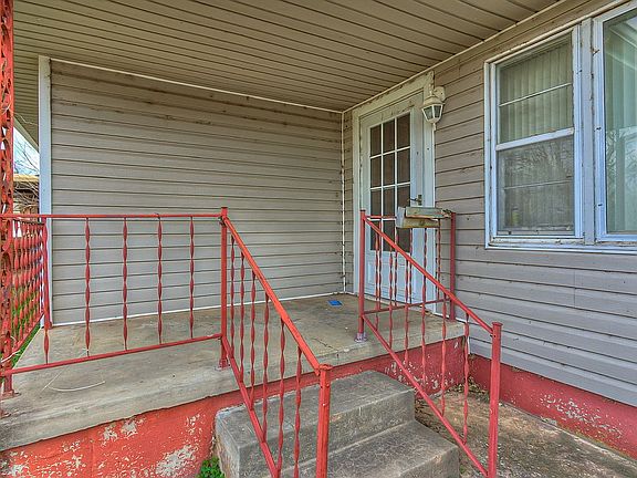 2nd image of 4740 SE 18th St