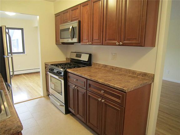 2nd image of 6 Brevoort Dr APT 1C