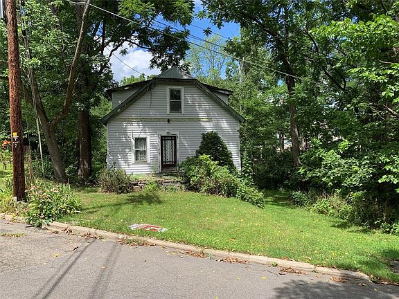 2nd image of 27 Beech St
