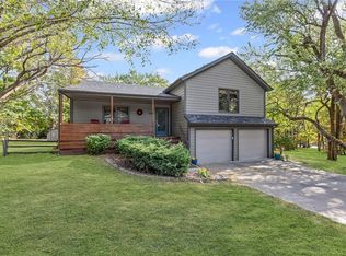 6905 Longview Rd, Shawnee, KS 66218