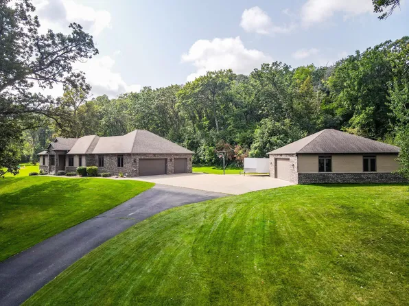 2307 SE Tomar Ln, Rochester, MN 55904