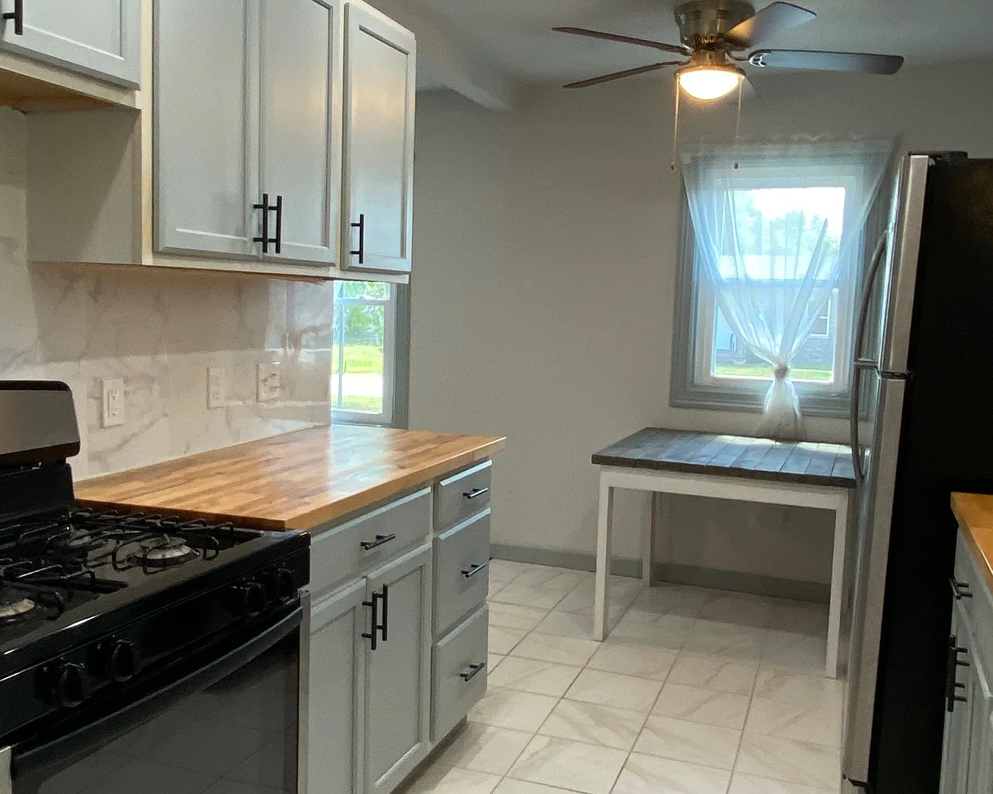 315 W Lilac Ln - 1 — Photo 2