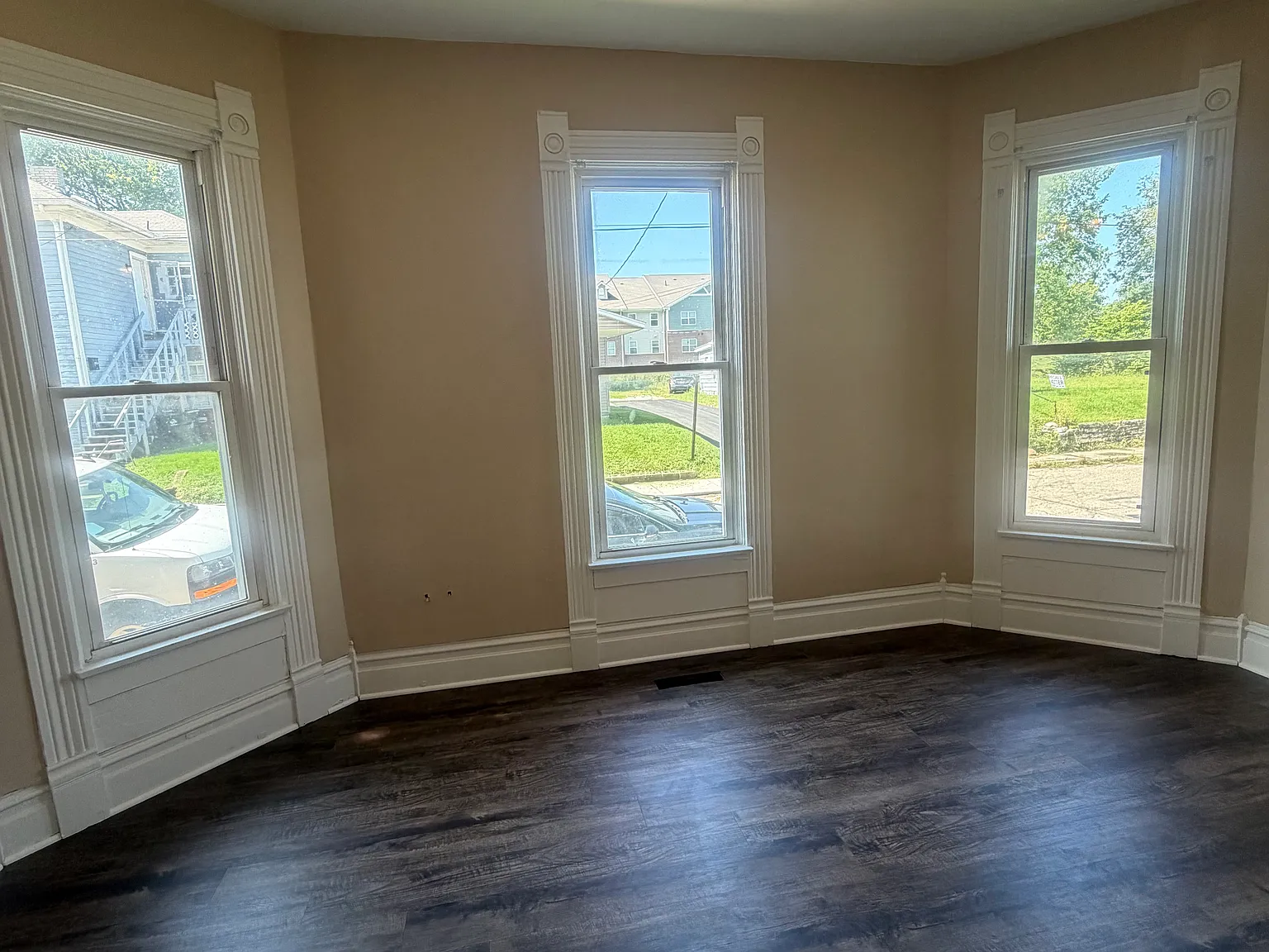 3 bed, 1187 sqft, $1,395 — Photo 4