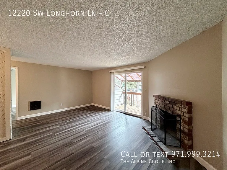 12220 SW Longhorn Ln #C — Photo 2