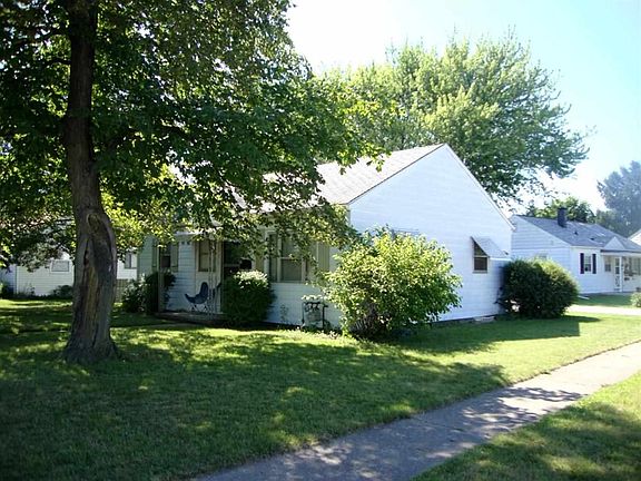 3rd image of 2618 S Earl Ave