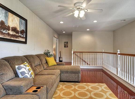3rd image of 23406 Mariner Way