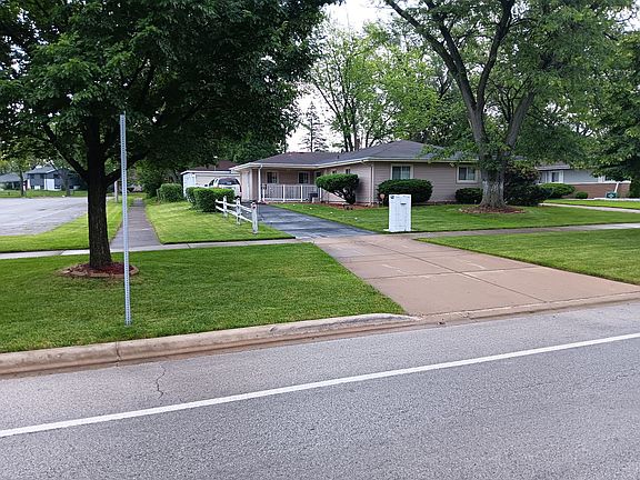 3rd image of 417 N Orchard Dr