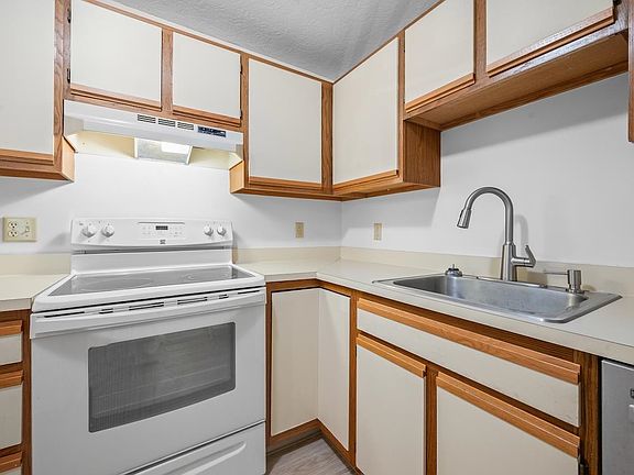5th image of 19 Saco Street #48