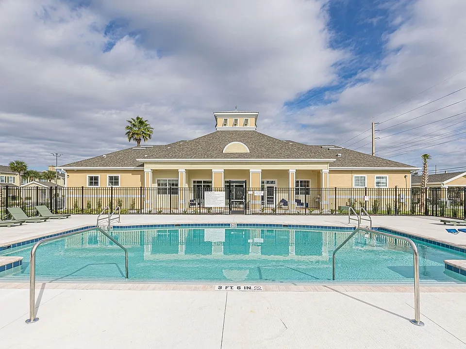 Oak Meadows Apartments