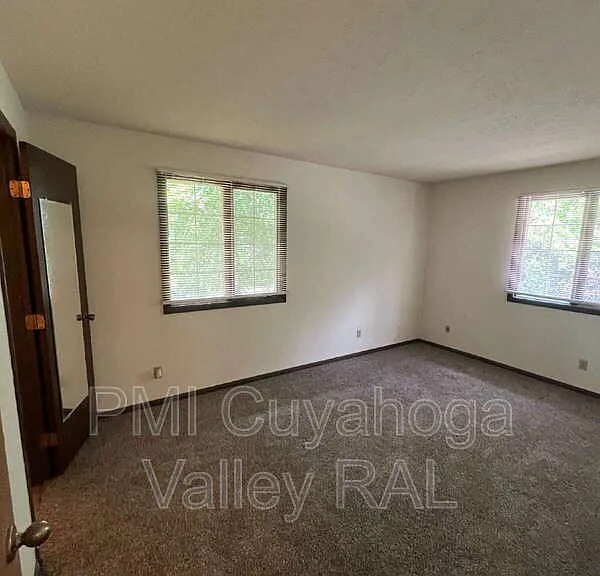1516 W Market St — Photo 3