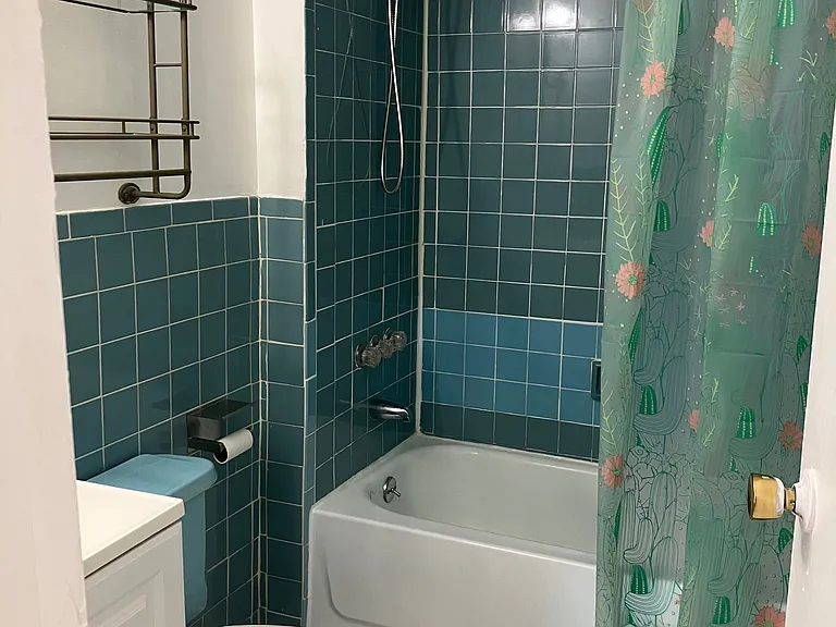 92nd St — Photo 7