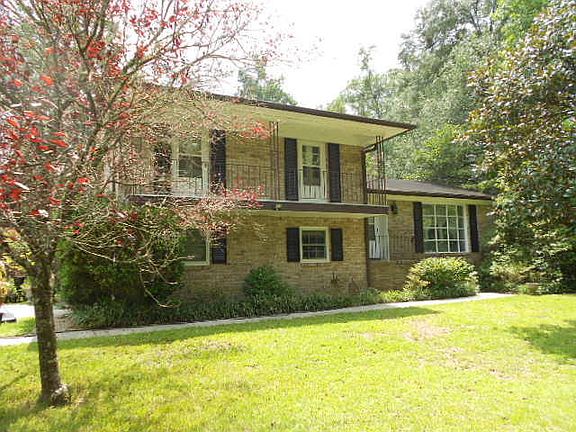 3rd image of 211 Dogwood Cir