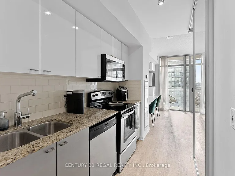 103 The Queensway #1307 — Photo 13