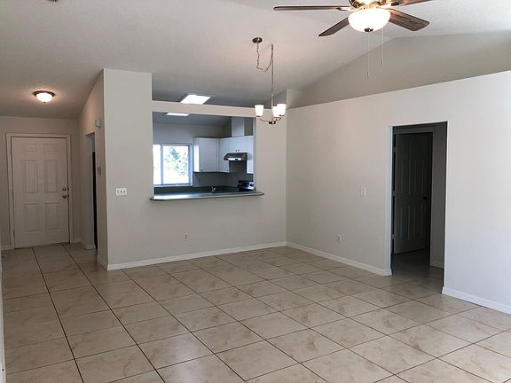 3rd image of 7 Princess Kathleen Ln
