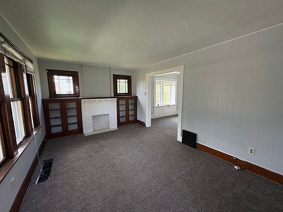 3rd image of 897 Peckham St