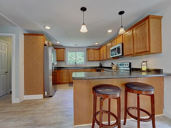 4th image of 29 Mary Batchelder Road