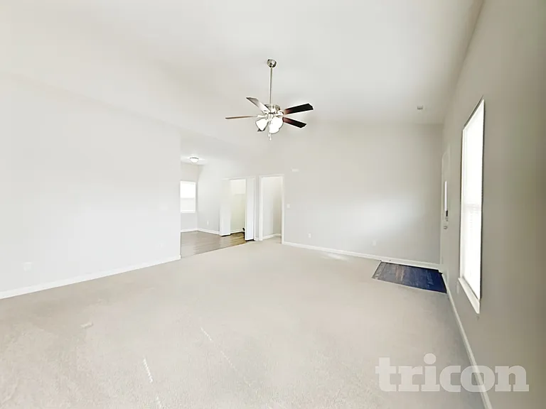 2897 Shady Lane Ave — Photo 4