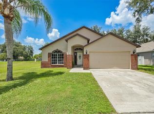 208 Citrus Landing Dr, Plant City, FL 33563