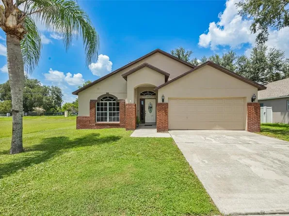 208 Citrus Landing Dr, Plant City, FL 33563