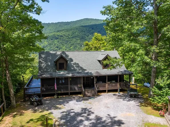 663 Renegade Dr, Robbinsville, NC 28771