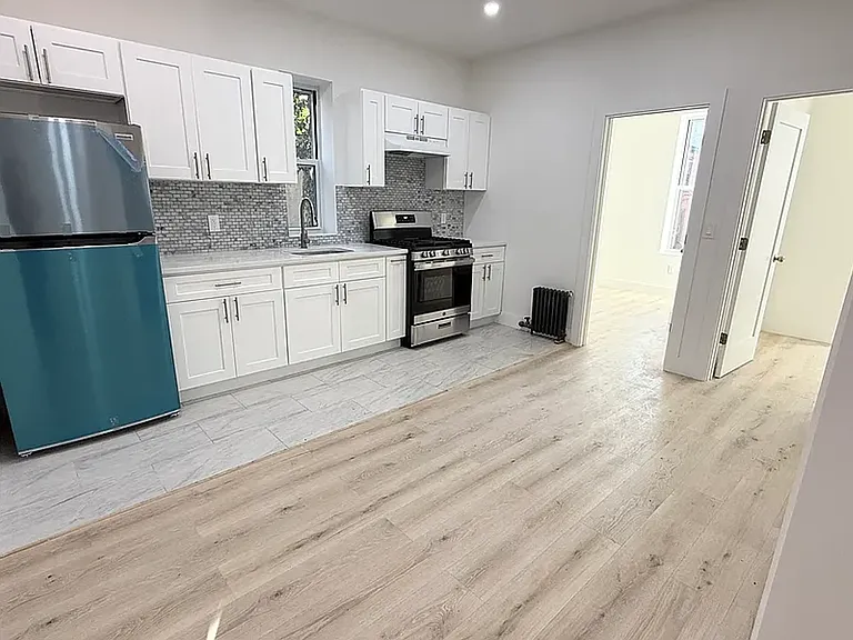 32 Patchen Ave #5 — Photo 2