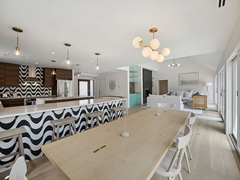 66 Davis Dr — Photo 8