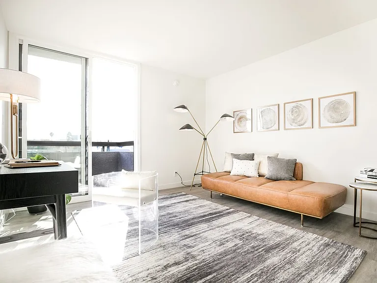 CitiZen at Virgil Village — Photo 13