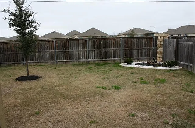 2228 Nestlewood Dr — Photo 25