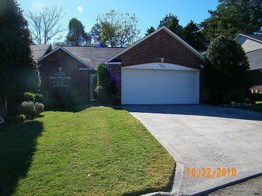 1st image of 1327 Remington Grove Ln