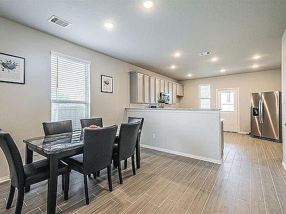 dining/kitchen