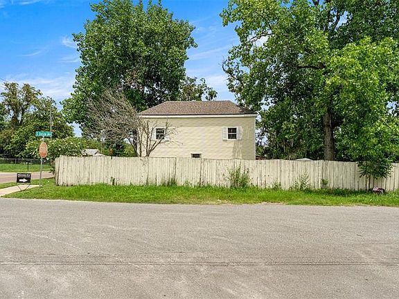 2nd image of 10107 S DIVISION AVENUE