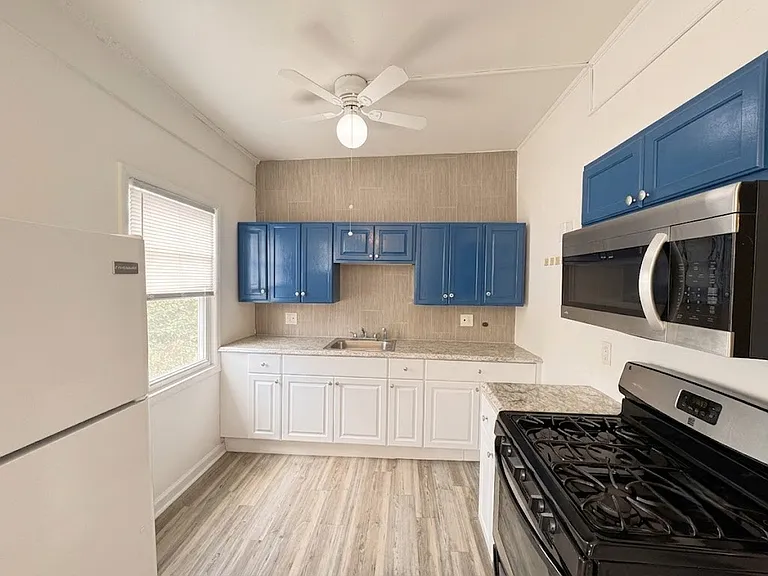 5809 Hobart St #2 — Photo 2