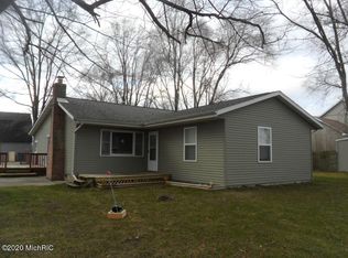 984 7th St, Plainwell, MI 49080