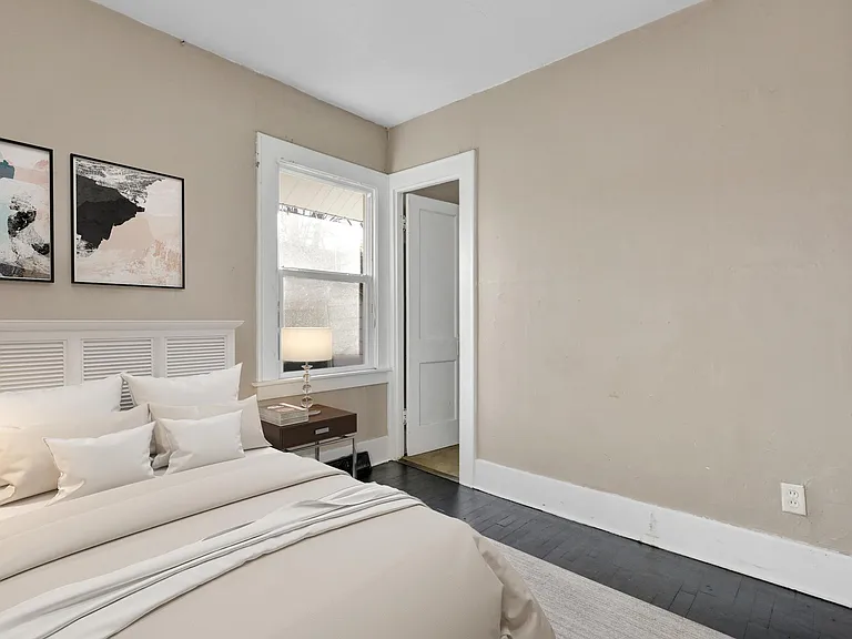 1206 Leslie St — Photo 10