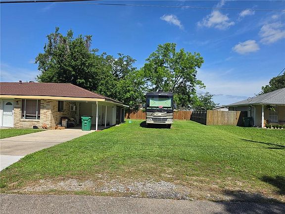 2nd image of 704 Arnold Ave