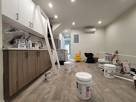 3rd image of 977 E 34th St #1B